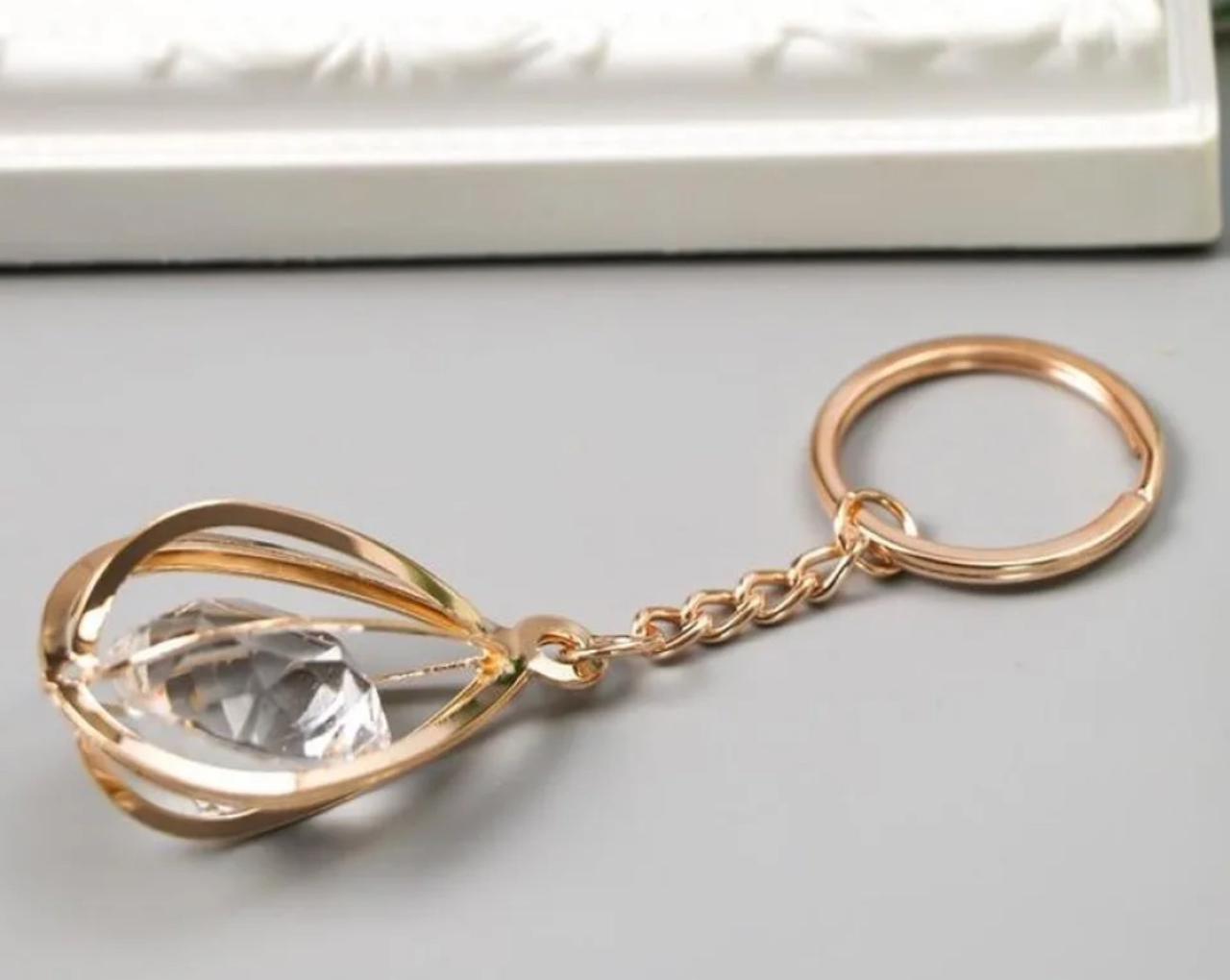 Elegant Crystal Teardrop Keychain - Gold Plated Chain Key Ring | Stylish and Chic Accessory